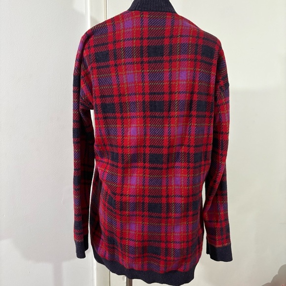 Ann Taylor Plaid Cardigan V Neck Red Purple Button Down Sz M Academia Preppy - Picture 4 of 11